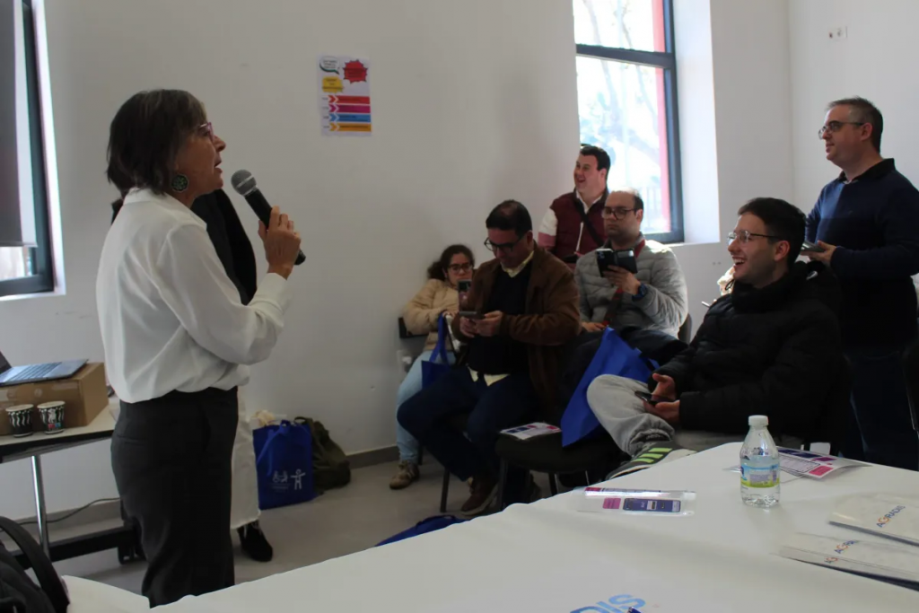 Fotografía de una actividad en el yaller de competencias para la búsqueda activa de empleo